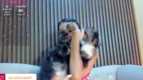 Laura online show from 02/01/25, 07:44