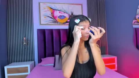 Laura online show from 03/11/25, 12:50