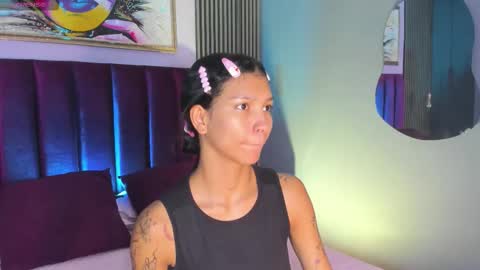 Laura online show from 10/26/25, 12:33