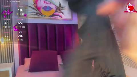 Laura online show from 10/28/25, 01:03