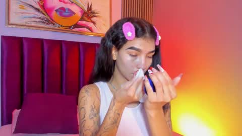 Laura online show from 11/27/25, 01:02