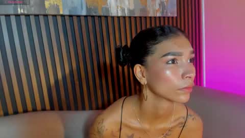 Laura online show from 03/21/26, 12:43