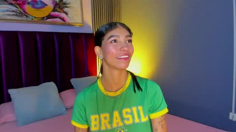 Laura online show from 04/16/26, 12:39