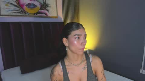 Laura online show from 04/19/26, 12:37