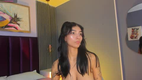 Laura online show from 06/03/26, 02:33
