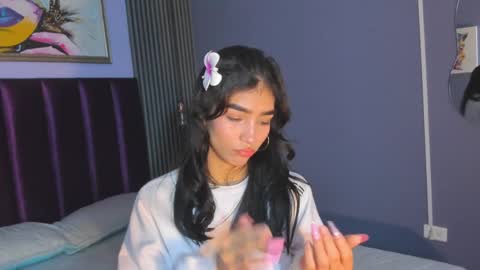 Laura online show from 06/04/26, 12:11