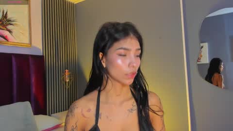 Laura online show from 06/06/26, 12:32