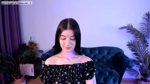 Snapshot of laura_coy chatting on 01/14/25, 08:15 Laura online show from 01/14/25, 08:15