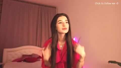 Snapshot of laura_coy chatting on 11/12/25, 07:46 Laura online show from 11/12/25, 07:46