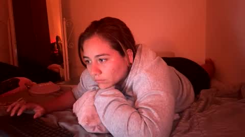 laura online show from 04/06/26, 04:46