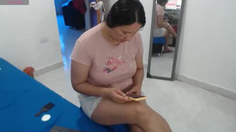 laura_foxx2379 online show from 01/13/26, 03:06