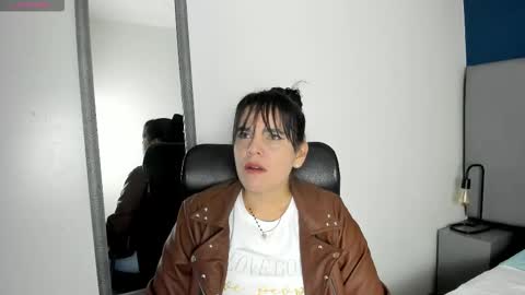 laura hotties online show from 01/08/26, 12:51