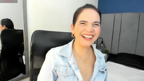 laura hotties online show from 04/27/26, 01:20