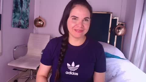 laura hotties online show from 05/31/26, 06:09