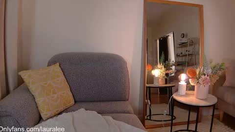 Laura Lee. online show from 04/09/26, 01:27