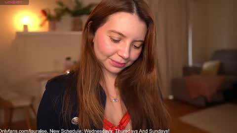 Snapshot of laura_lee chatting on 07/20/26, 01:09 Laura Lee. online show from 07/20/26, 01:09