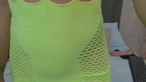 L A U R A online show from 12/05/25, 12:14