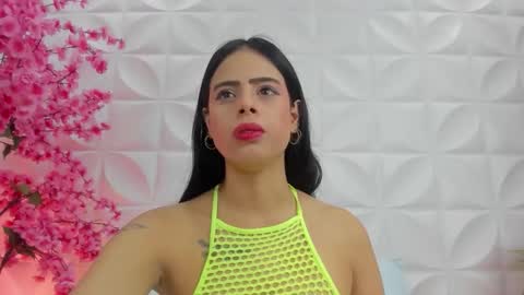 L A U R A online show from 12/16/25, 12:10