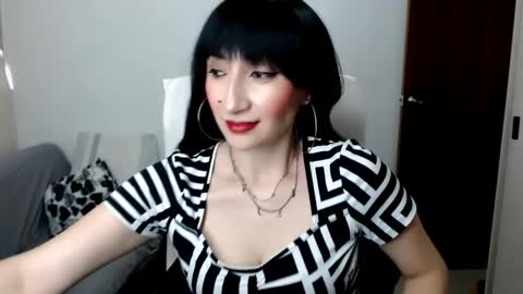 Laura online show from 06/02/26, 09:50