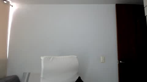 Snapshot of laura_pervert_ chatting on 06/16/26, 09:28 Laura online show from 06/16/26, 09:28