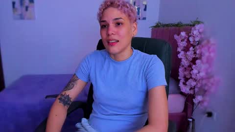 Laura Rose online show from 12/16/25, 01:10