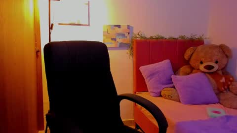 Laura Rose online show from 04/01/26, 05:43