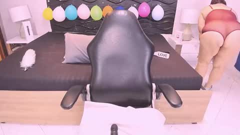 Snapshot of laura_riley chatting on 01/19/26, 11:58 Laura online show from 01/19/26, 11:58