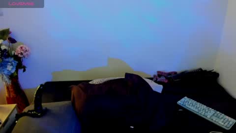 Laura online show from 06/26/26, 06:56