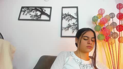 LAURA SOE online show from 02/02/25, 01:30