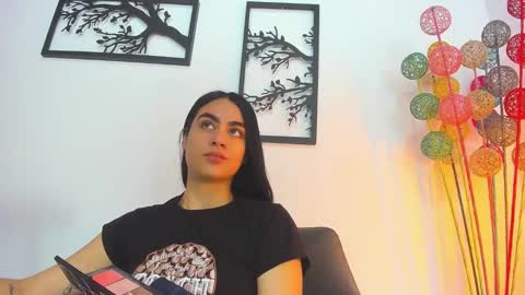 LAURA SOE online show from 02/17/25, 02:37