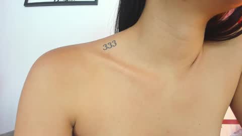 LAURA SOE online show from 03/03/25, 06:22