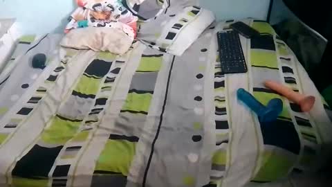 laura_sofia23 online show from 09/29/25, 07:51