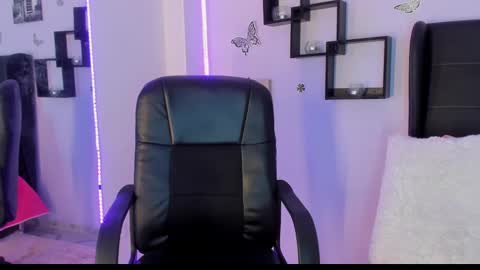 Laura Blue online show from 02/07/25, 01:58