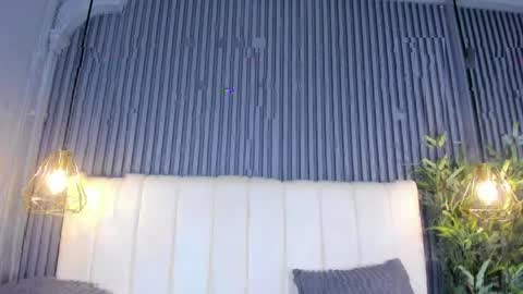 LauraCarther  online show from 04/18/26, 07:58