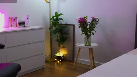 NatalieDelight online show from 05/05/26, 06:10