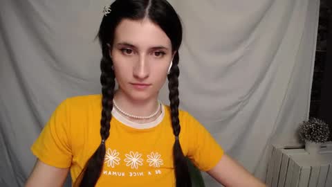 Laura online show from 02/05/25, 10:08