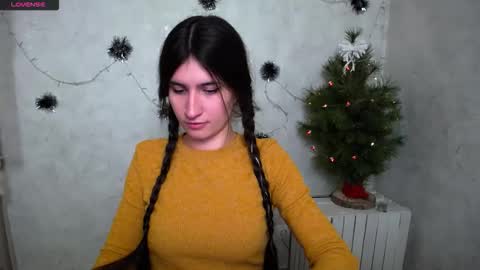 Laura online show from 12/15/25, 11:03