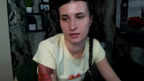 Laura online show from 06/26/26, 05:56