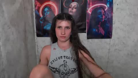 Laura online show from 07/07/26, 07:09