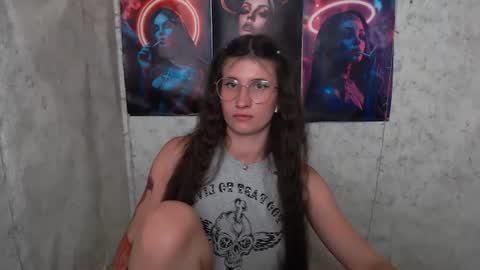 Laura online show from 07/07/26, 07:23