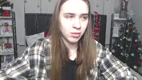 LauraHlot online show from 12/21/25, 06:37