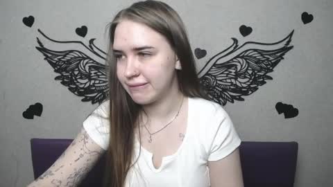 LauraHlot online show from 04/26/26, 05:43