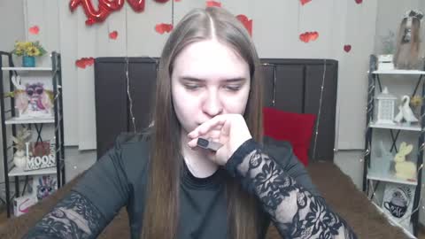 LauraHlot online show from 04/30/26, 06:09