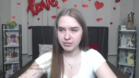 LauraHlot online show from 05/01/26, 05:39