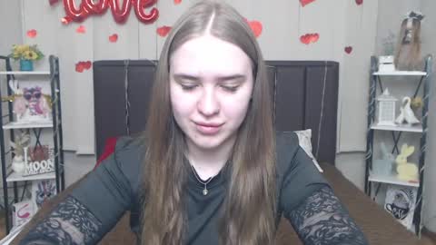 LauraHlot online show from 05/16/26, 05:45