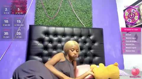 laurahot_699 online show from 11/22/25, 02:27
