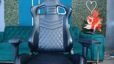 laura online show from 07/17/26, 05:58