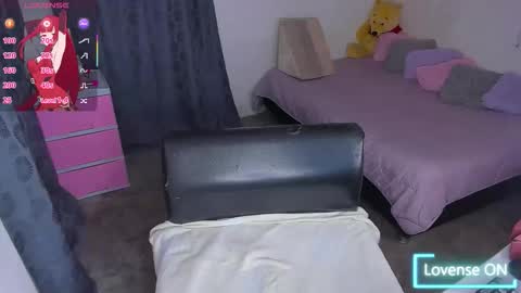 Laura Mayer online show from 11/26/25, 03:29