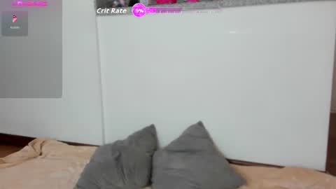 Snapshot of lauramcdowell_ chatting on 06/10/26, 07:02 Laura online show from 06/10/26, 07:02
