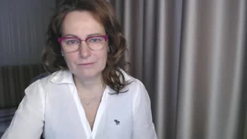 Lauraoven1 online show from 01/06/25, 07:52